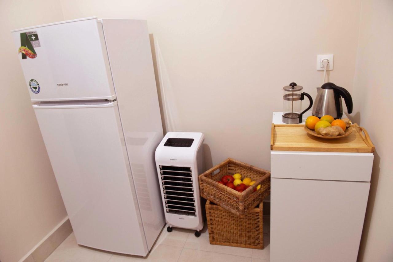 Filopappou Decent Apartment Афины Экстерьер фото