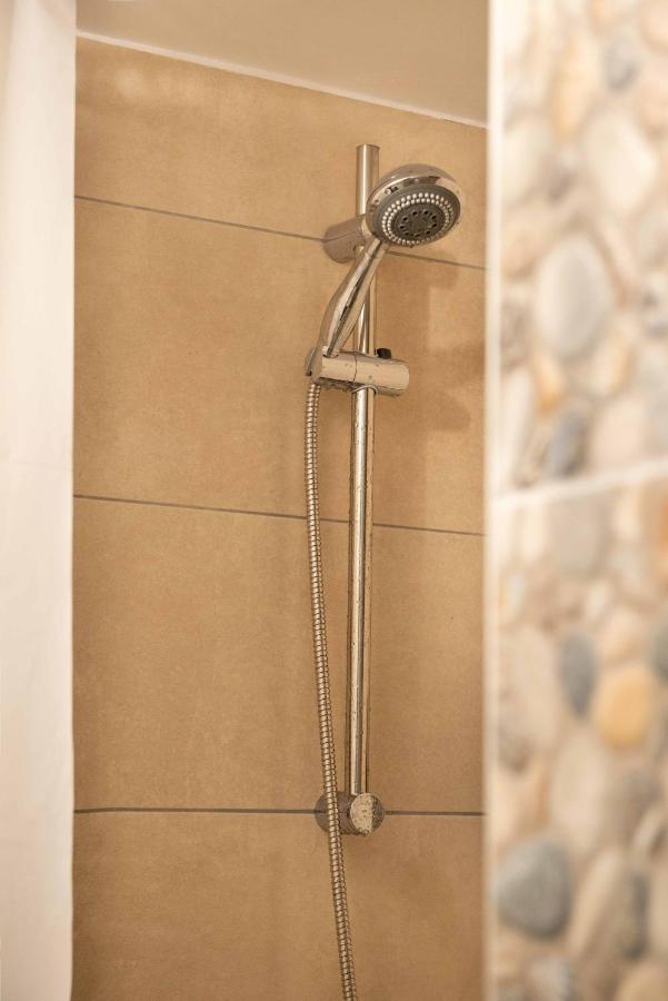 Filopappou Decent Apartment Афины Экстерьер фото