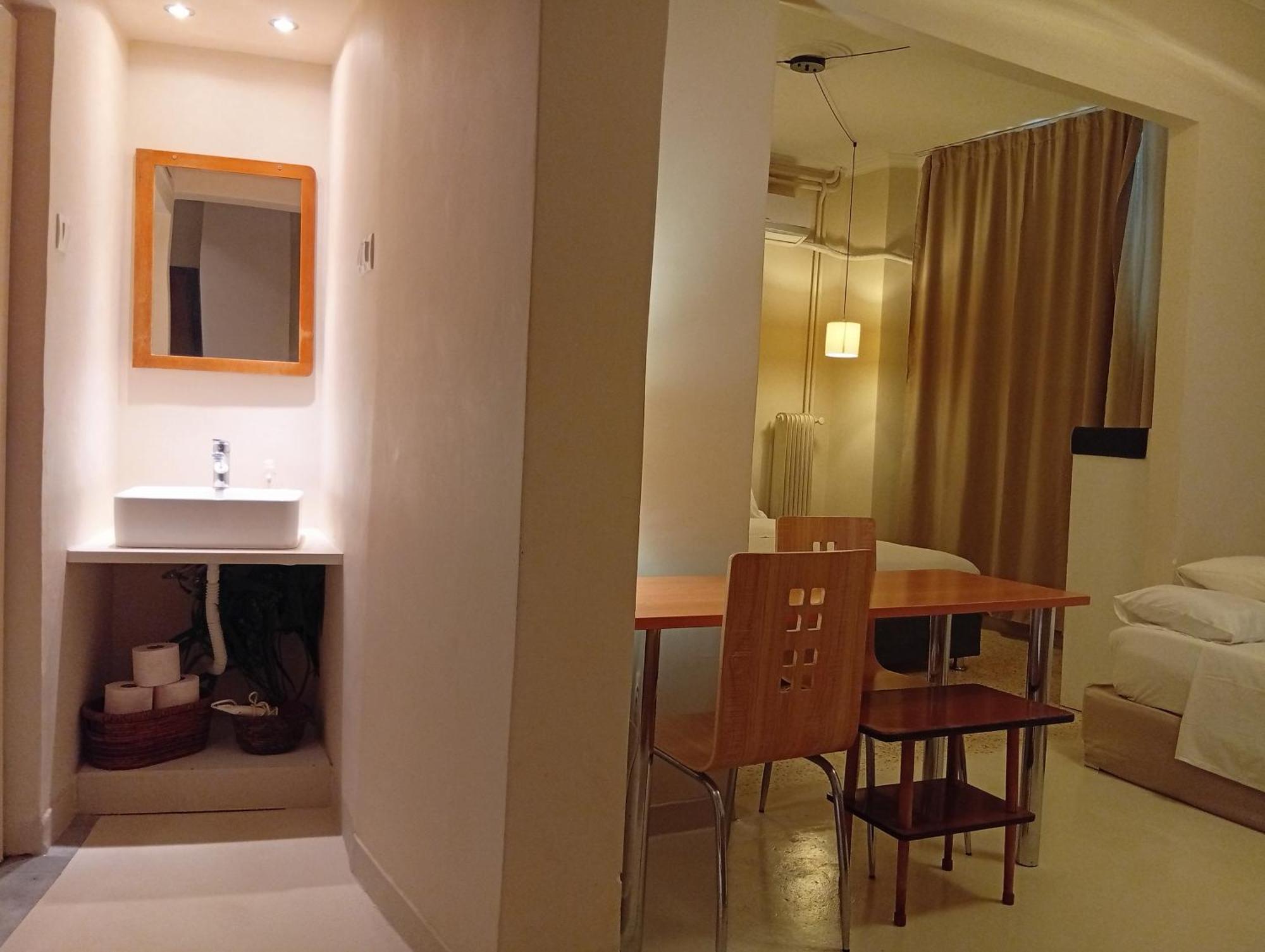 Filopappou Decent Apartment Афины Экстерьер фото