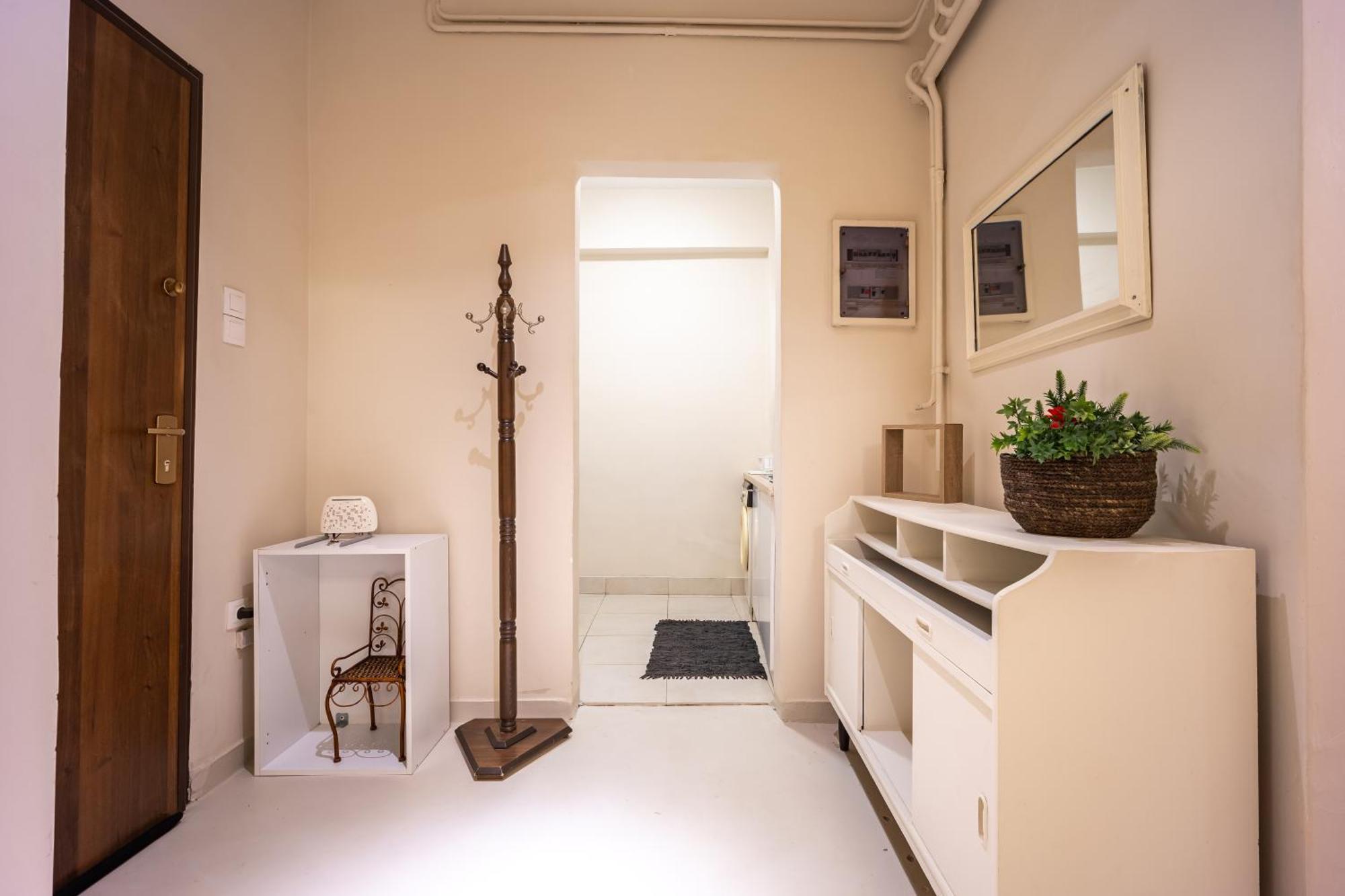 Filopappou Decent Apartment Афины Экстерьер фото